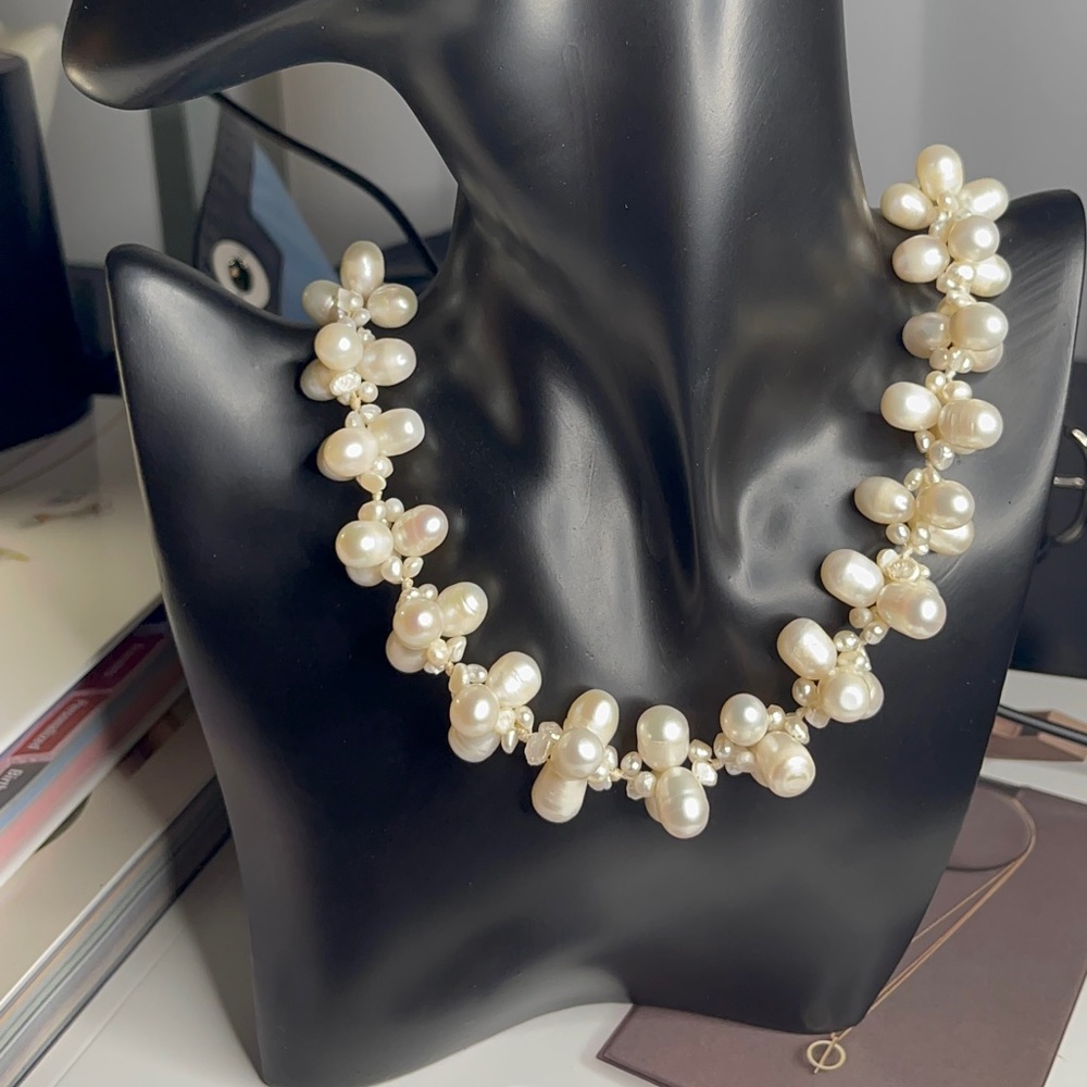 Flower White Pearl Necklace